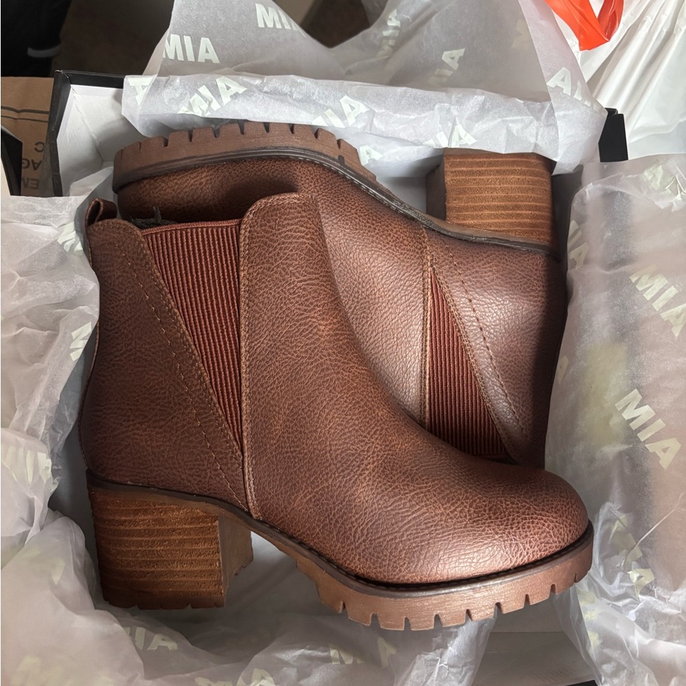 MIA Brown Chelsea Ankle Boots with Elastic Panels and Stacked Heel